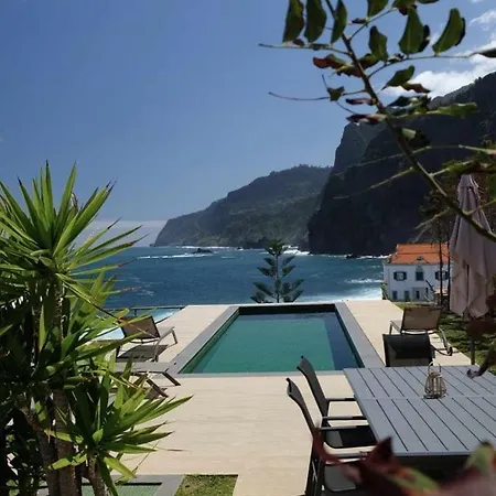 Casa Del Mar- Wonderfull Sea Views & Swimming Pool
