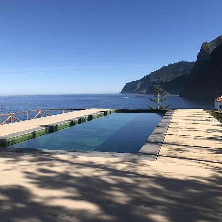 别墅 Casa Del Mar- Wonderfull Sea Views & Swimming Pool 蓬塔德尔加达